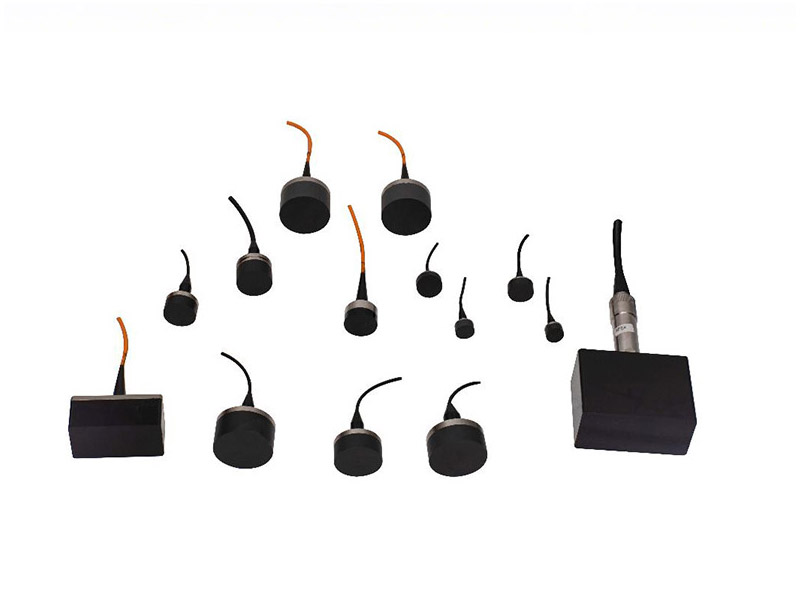 Broadband Flat Piston Transducer